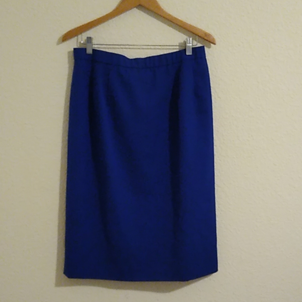 Career Essentials Skirt Size 16